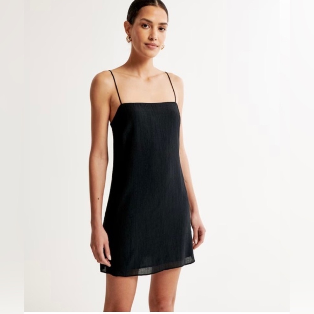 Abercrombie‎ and Fitch Black Spaghetti Strap Crinkle Dress with liner, size LT